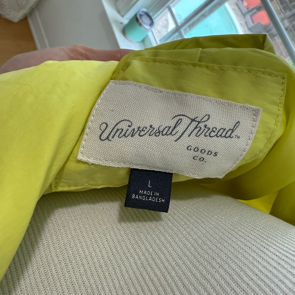 Universal Thread Yellow Puffer Jacket With Stand-… - image 3